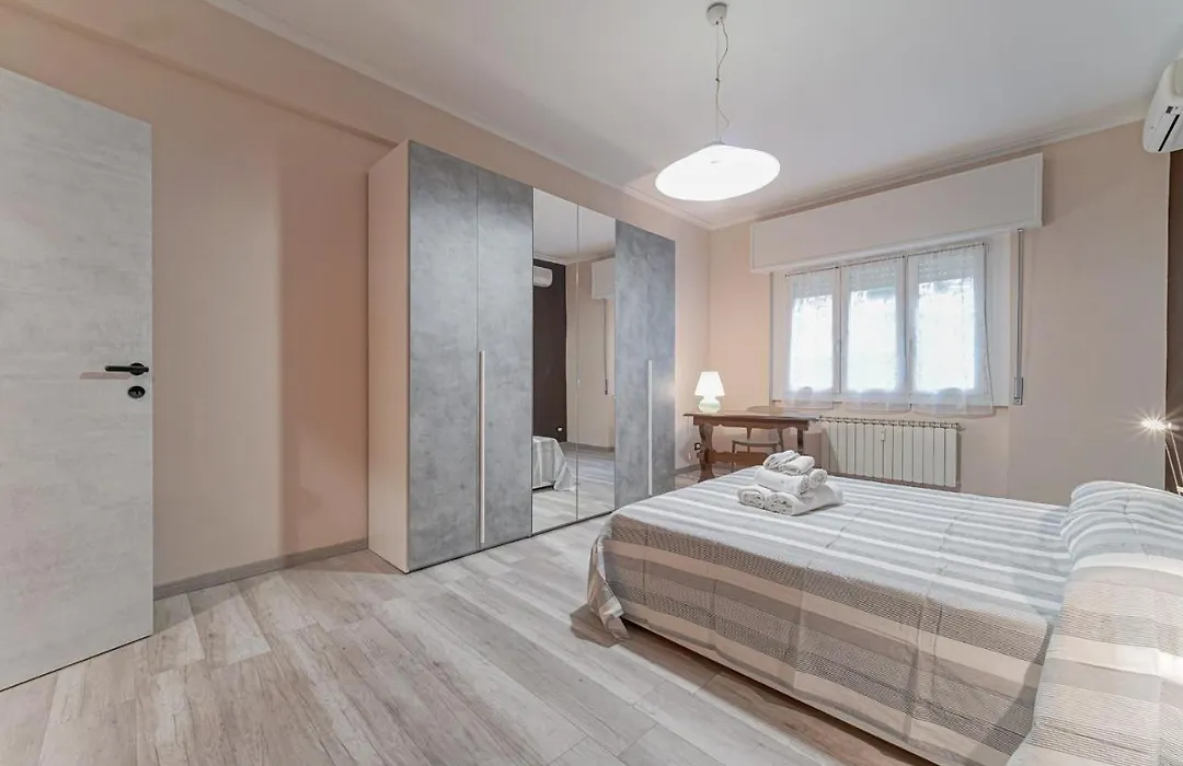 Genova Sturla Elegant Apartment-1
