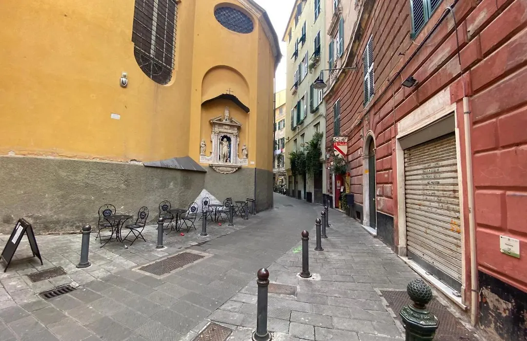CasaViva- Ampio appartamento nei vicoli di Genova-1
