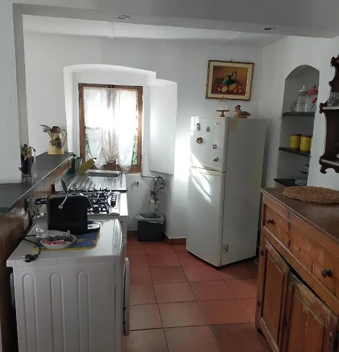 Appartamento Incantevole Con Giardino-1