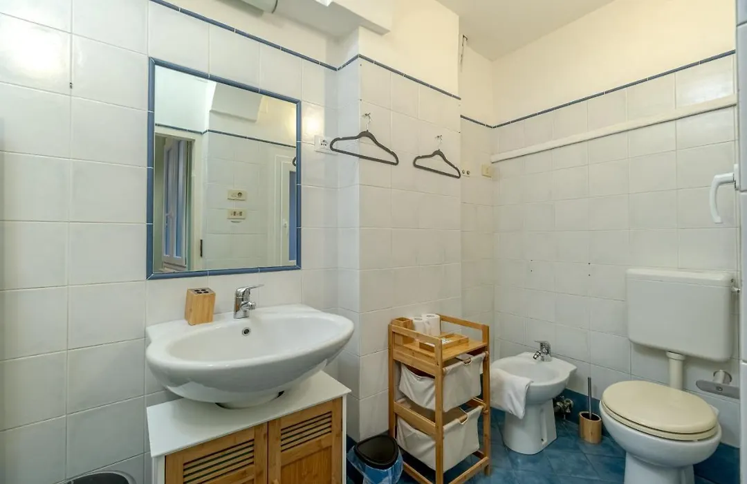 Casa Poirot Functional Flat-1