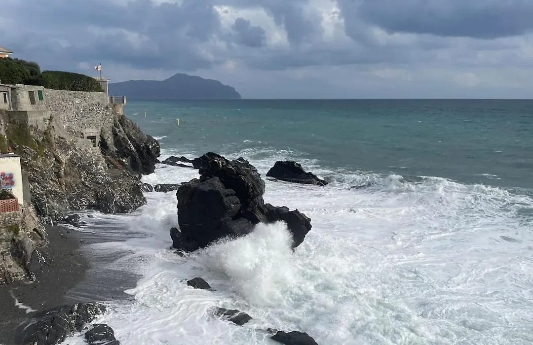 Gioiellino a Genova Nervi vista mare-1
