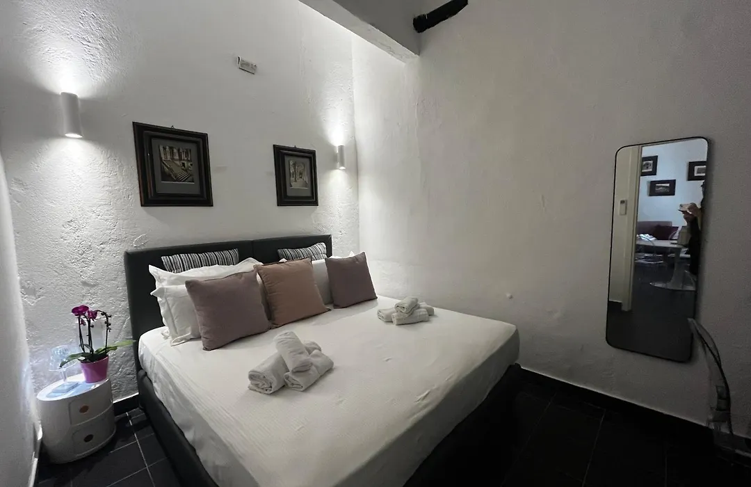 Happy Family Apartments Giustiniani-1