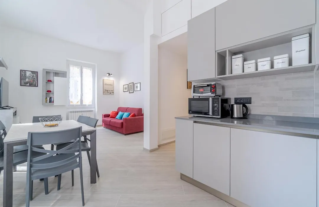 Guesthost - Genova Albaro District Comfy Flat-1