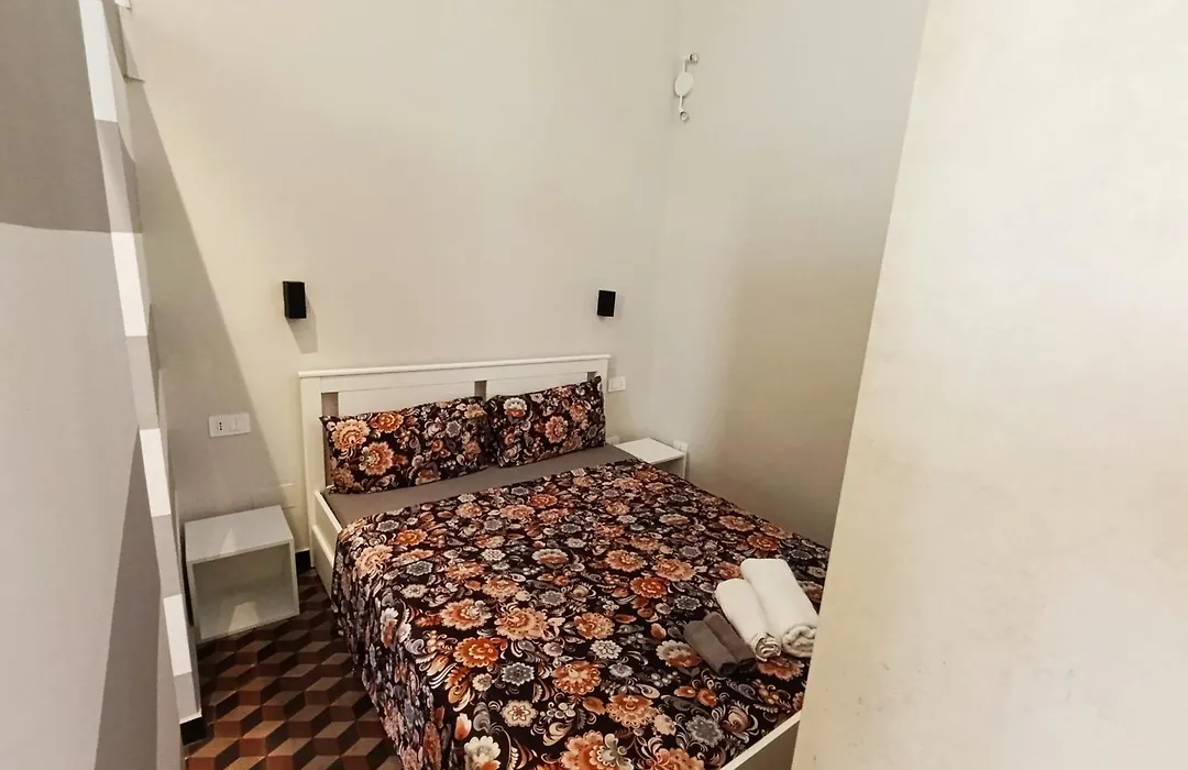 Renovated Apartment With Balcony In San Lorenzo - With Elevator-1