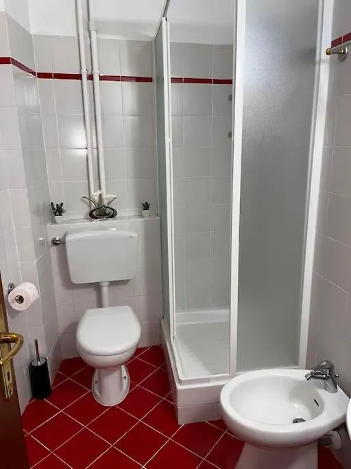 Andromeda Holiday 1 C-1