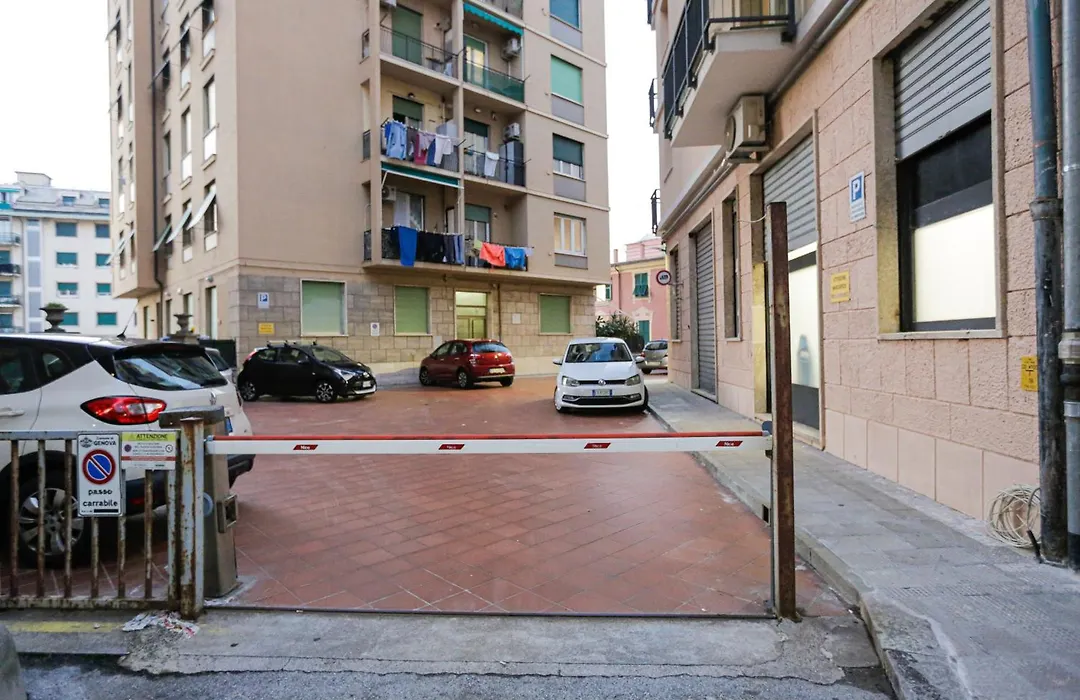 Appartamento a 100m dal mare e dal Gaslini-1