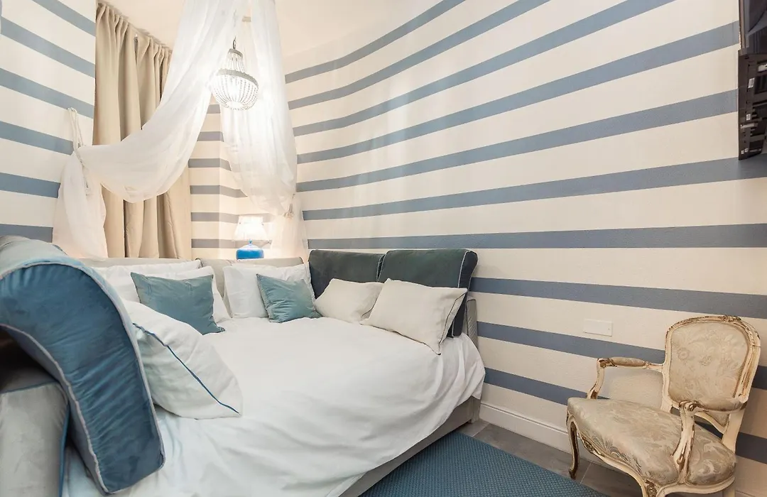 Modern Loft - Aquarium - Old Town - Ac Wi-Fi - Always Open H24 - Best Price!-1