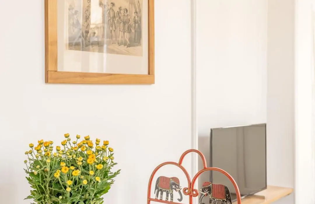 Cosy Apartment With Terrace-1