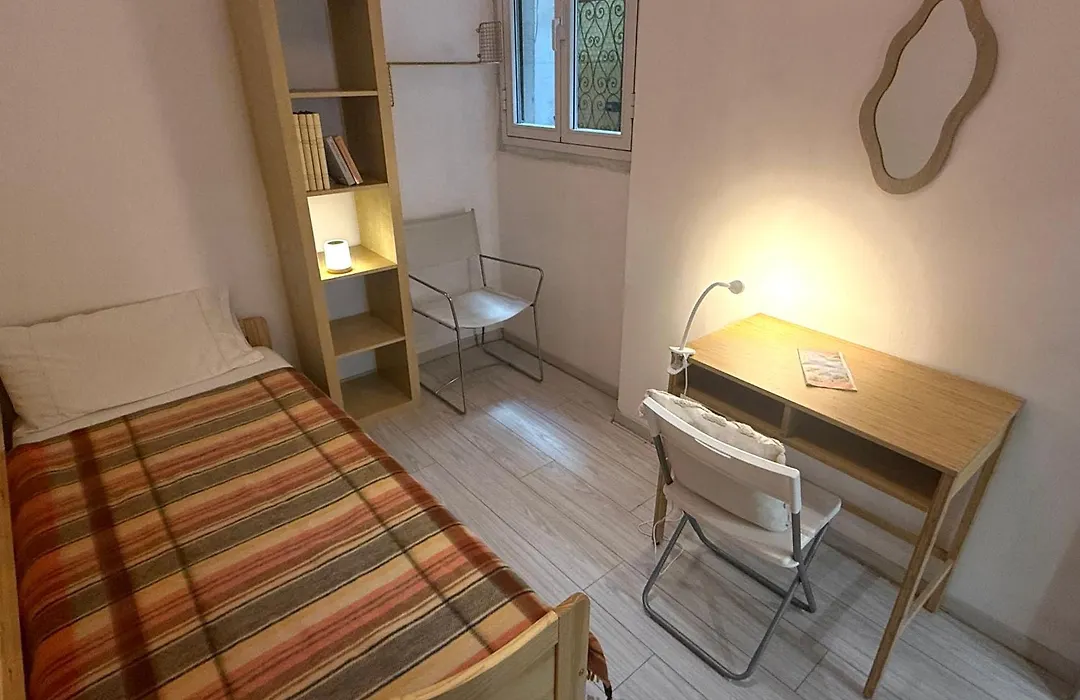 Chill And Cozy Stay Near Brignole-1