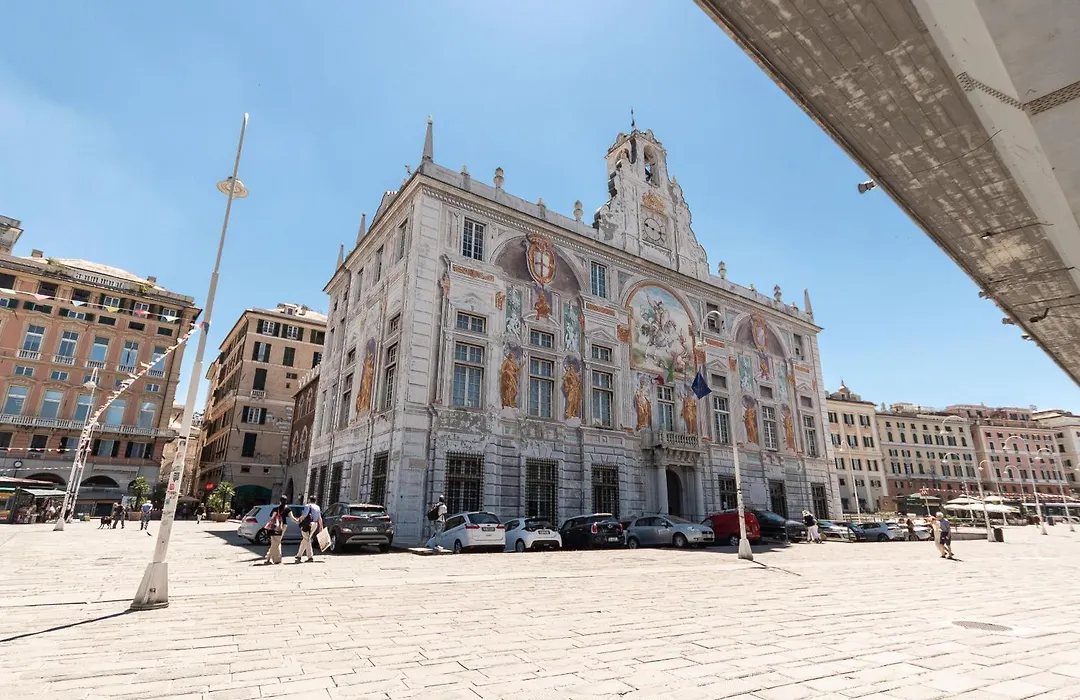 L'Acquario del principe, vicoli, porto e lanterna-1