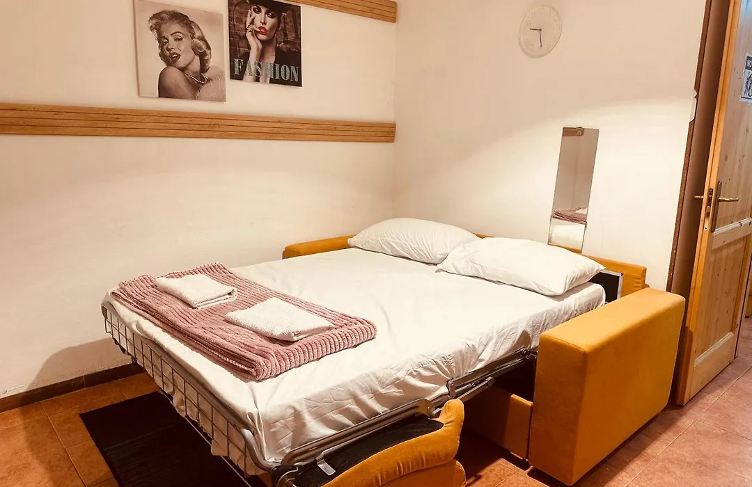 Entire Very Cozy Apartment,Centrum-1