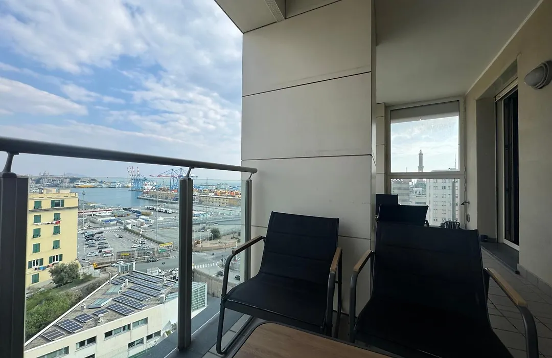 Lanternalba appartamento con vista sul porto antico-1