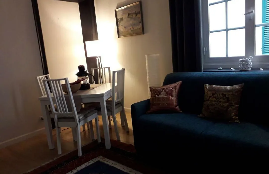 Cosy Little House-1