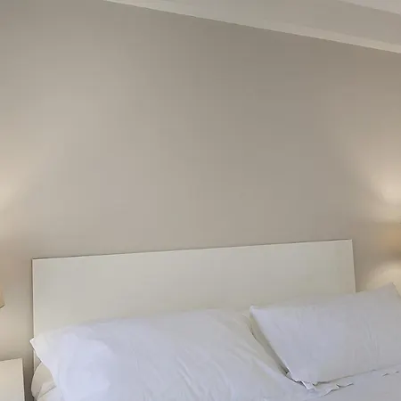Boutique Apartment In Via Roma By Wonderful Italy-2