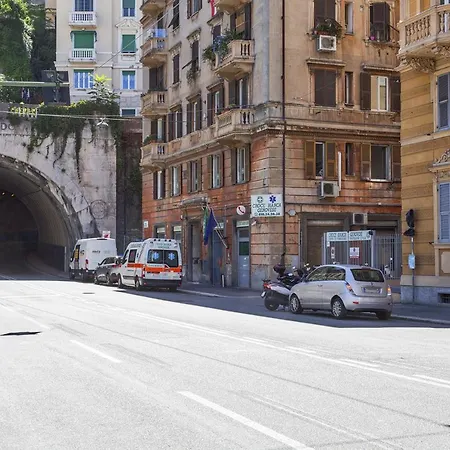 Colore E Stile Nel Centro Di Genova By Wonderful Italy-2