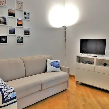 Casaviva - Beautiful Bilo With Shared Pool In Genova Nervi-2