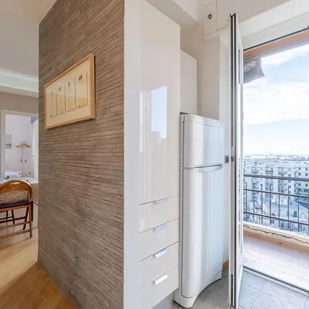 Guesthost - Seaview & Balcony Apartment-2