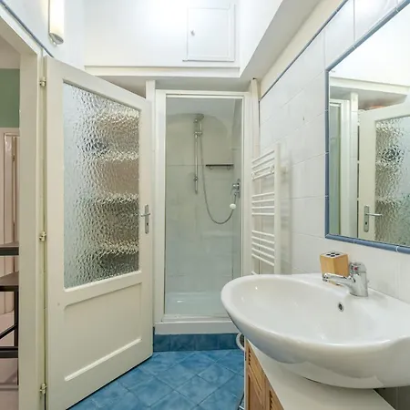 Casa Poirot Functional Flat-2