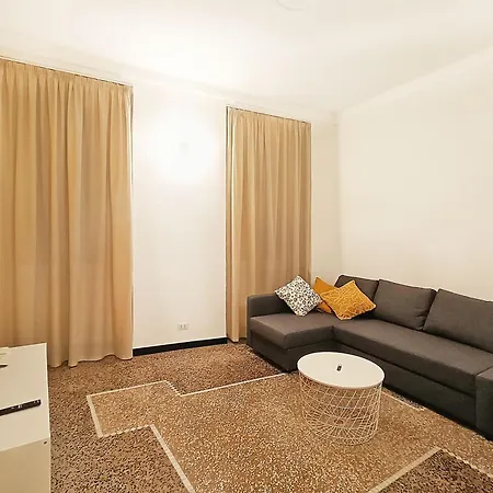 Ravecca Corner centro citta'-3