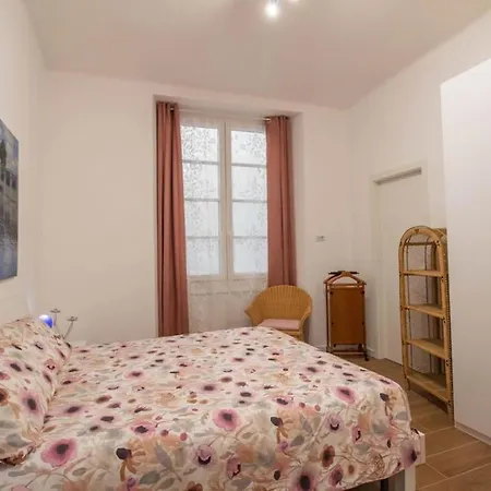 Orange Apartment - Genoa City Center-2