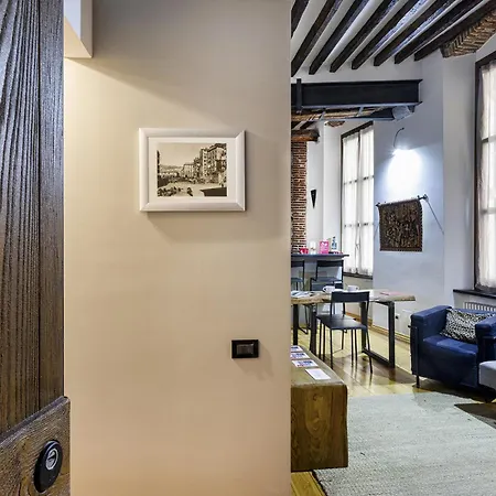 Alle Mura del Molo Apartment by Wonderful Italy-2
