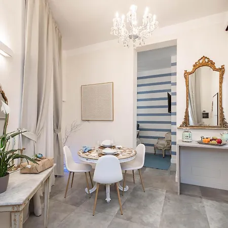 Modern Loft - Aquarium - Old Town - Ac Wi-Fi - Always Open H24 - Best Price!-2