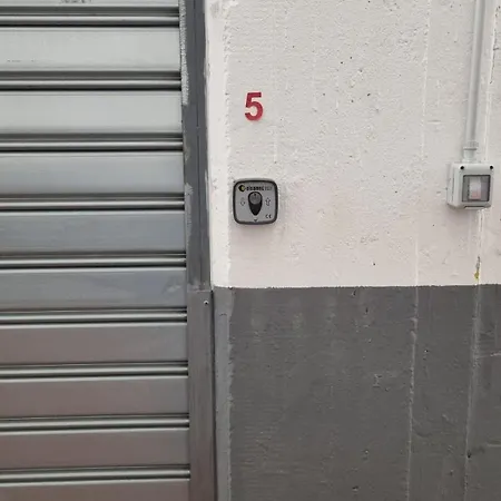 Intero Appart Ampi Spazi Comodo Wtc Scassi Fiumara-3