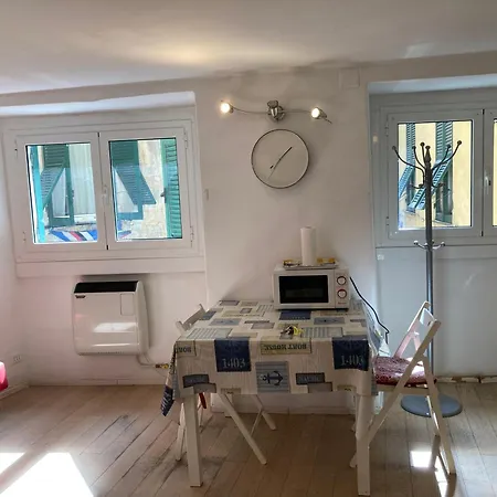 Spacious Apartment In Center-2