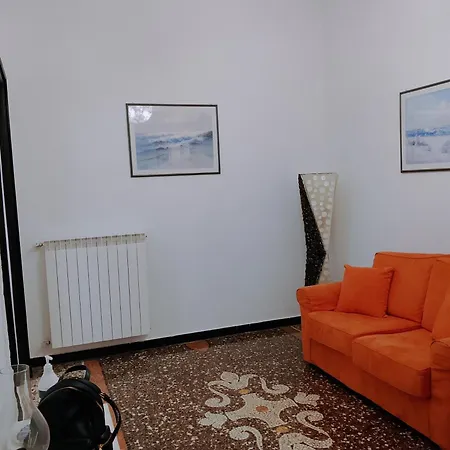 WOW HOME 2 - 175 mq - posteggio privato - davanti porto traghetti - fino a 10 posti letto - balcone-3