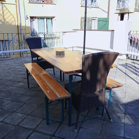 DOGE ADORNO- Davanti all'acquario - Grande terrazza privata - Palazzo Nobiliare Storico-2