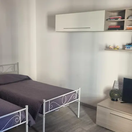 Intero Appart Ampi Spazi Comodo Wtc Scassi Fiumara-2