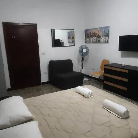 Home Colors Apartment-3