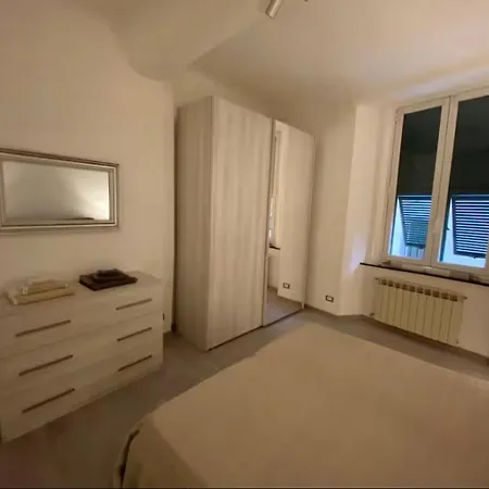 Lovely Old Town Apt With Free Private Parking Included!-3
