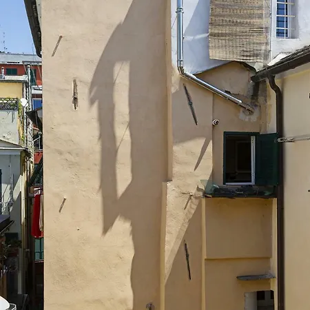 Sui tetti del centro di Genova by Wonderful Italy-3