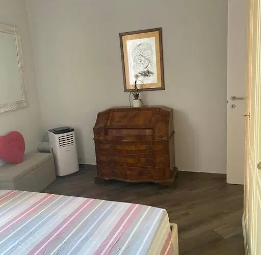 Appartamento Unposto dove la Luna si mostra nuda Genova