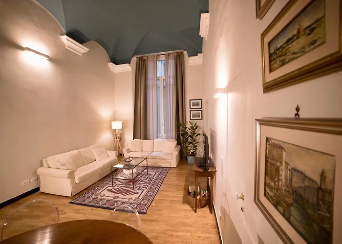 La Loggia Delle Regine Historic Center Apartment In A Period Building, Facing The Aquarium With Wi Fi And Ac Genova