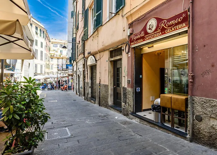 Acquario 5 Minuti, 1Br , Free A-C, Wifi & Netflix "City Center" By Tilo Genova