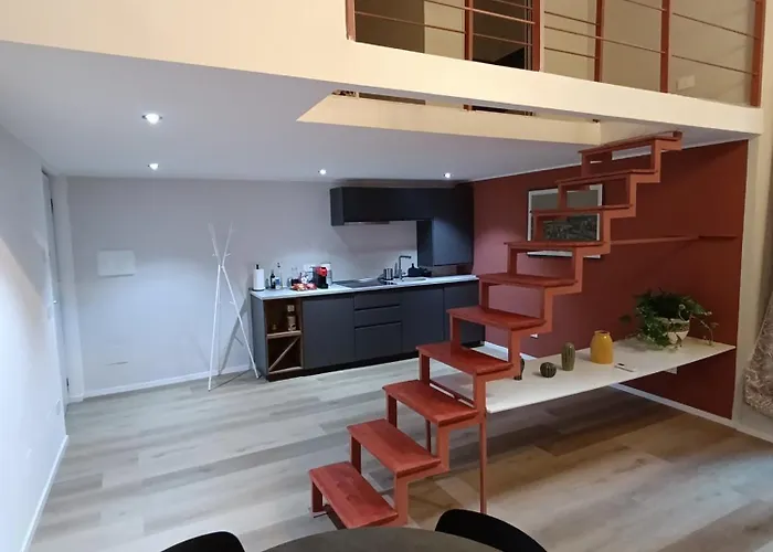 Cozy Apartment Design And Balcony Genova