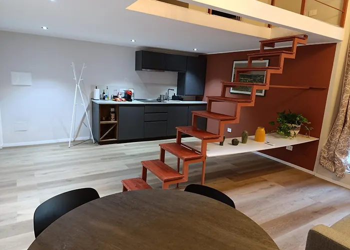 Cozy Apartment Design And Balcony Genova