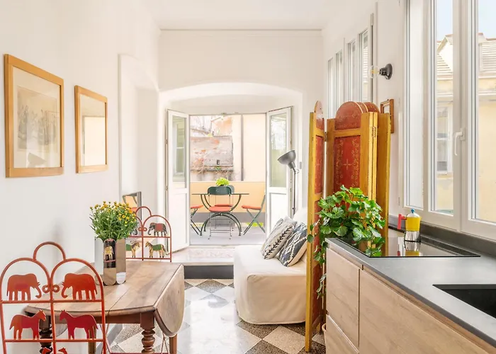 Cosy Apartment With Terrace Genova