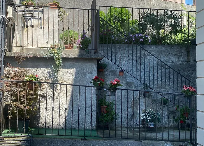 Alloggio in Villa Bordone ,Aeroporto&Posto auto Privato Genova