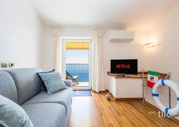 Beach | Parking | Wifi | A/C| Sea View By Tilo Genova