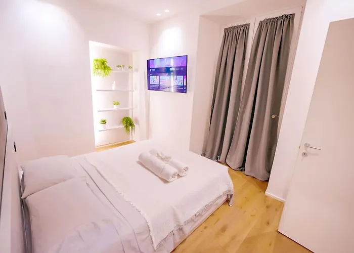 Central-Luxury Free Wi-Fi, Ac Genova
