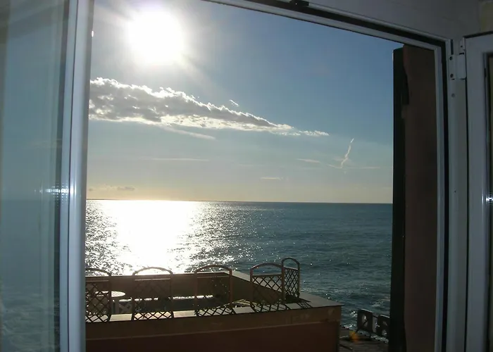 Romantic Sea View Flat In Genova