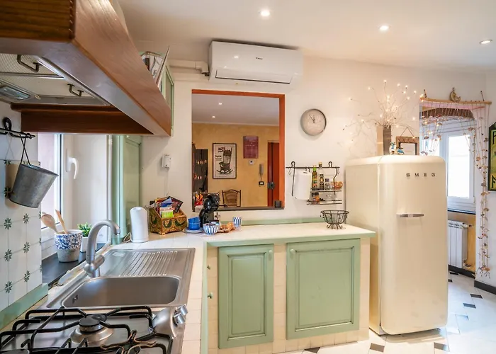 Romantic Sea View Flat In Genova