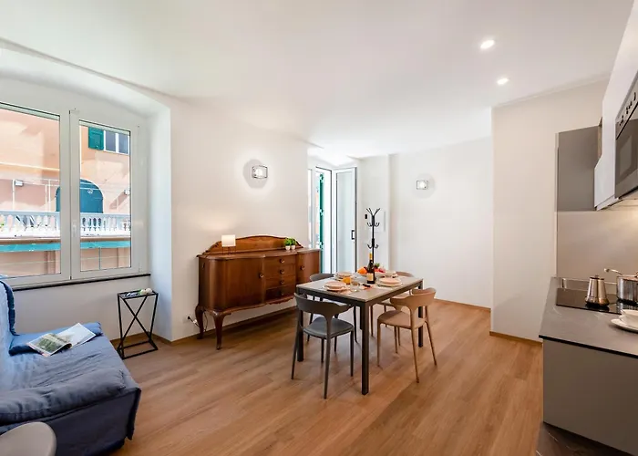Central Apartment In Genova - Happy Rentals