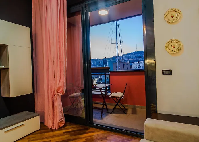 Appartamento SOPRA il MARE con KATE Genova